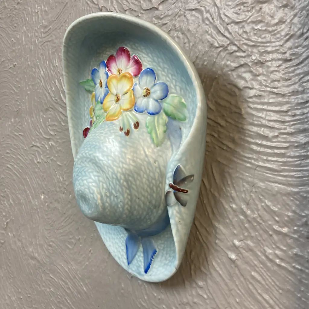 Beswick 'Straw Bonnet' Art Deco Wall Pocket c1938, Impressed Beswick 651. 18 x 23.5cm Image 1++
